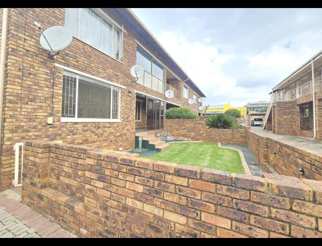 2 BEDROOM APARTMENT FOR SALE IN NEW REDRUTH